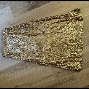 Chelsea & Violet long skirt Sz L like new, no smoke/ animals half slip. Dillards